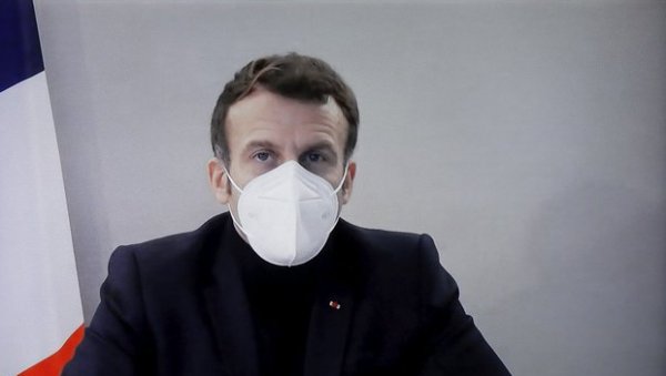 МАКРОН СЕ ВАКЦИНИСАО: Француски председник објавио вест на Твитеру - није прецизирао о којој вакцини је реч