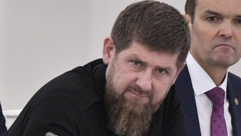 КАДИРОВ СЕ ЈАВИО НАКОН ГЛАСИНА ДА СЕ НАЛАЗИ У КОМИ: Лидер Чеченије прошетао после вечере и послао кратку поруку (ВИДЕО)