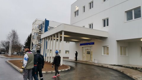 НОВОСТИ НА ЛИЦУ МЕСТА: Погледајте како изгледа нова ковид болница у Крушевцу - спремна за 500 пацијената! (ФОТО)