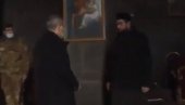 JERMENSKI SVEŠTENIK PONIZIO PAŠINJANA: Hteo je da mu poljubi ruku, pogledajte reakciju crkvenog starešine (VIDEO)