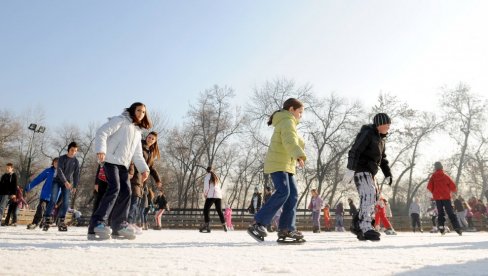 БЕСПЛАТНА ШКОЛА КЛИЗАЊА: Пријаве до 8. јануара, часови на клизалишту на Ади Циганлији