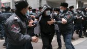 НЕ ДОЛАЗЕ ДОК ПАШИЊАН НЕ ДА ОСТАВКУ: Масовни протести и штрајкови широм Јерменије (ФОТО/ВИДЕО)