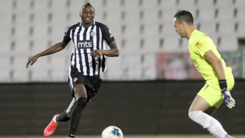 SADIK BRILJIRA U ALMERIJI: Bivši napadač Partizana postigao dva gola za osam minuta (VIDEO)