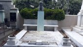 УРЕЂЕНЕ ГРОБНИЦЕ ВЕЛИКАНА: Екипе Завода за заштиту споменика надзирале санацију споменика на Новом гробљу