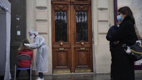 PONOVO ZARAŽENO GOTOVO POLA MILIONA: Korona u Francuskoj ne jenjava, još 436.000 novih slučajeva
