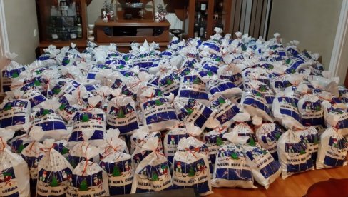 СТУДЕНТИ ПОДЕЛИЛИ 3.550 ПАКЕТИћА:  Машинци организовали акцију