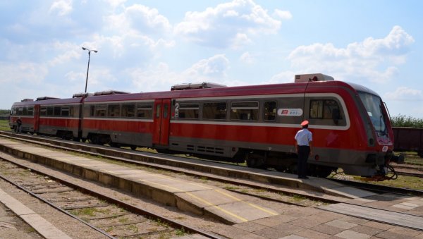 НОВИ ПОЛАЗАК НА РЕЛАЦИЈИ ВРШАЦ-БЕОГРАД: Упркос пандемији, повећан број путника возом