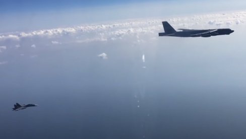 НАПЕТОСТ РАСТЕ У ЛАТИНСКОЈ АМЕРИЦИ: Ф-16 РВ Венецуеле појурили да пресретну америчке бомбардере Б-52 изнад Карипског мора (ВИДЕО)