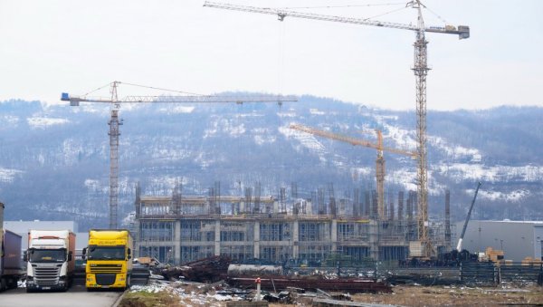 НЕМА БИЗНИСА БЕЗ АСФАЛТА И ВОДЕ: У Србији постоје 374 индустријске зоне, али чак 95 њих нема ниједног станара и још чекају инвеститоре