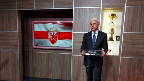 PAKAO DO CILJA: Generalni direktor Crvene zvezde Zvezdan Terzić održao eksplozivan govor na okupljanju pred početak priprema