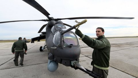 НЕБЕСКА ПЕСНИЦА ВОЈСКЕ СРБИЈЕ: Репортери Новости на задатку са пилотима моћног хеликоптера Ми-35
