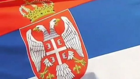 СТРАШНА ПРЕТЊА СРБИМА У ХРВАТСКОЈ: Захтев да полиција кажњава свакога ко истакне тробојку!