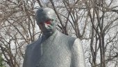 ГЛИНА ПРЕ ЗЕМЉОТРЕСА: Град се распадао, ХДЗ дао богатство на Туђманов споменик