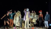 ФЕСТИВАЛ ТРАЈЕ УПРКОС СВЕМУ: Празнични програм Народног позоришта у Приштини са седиштем у Грачаници