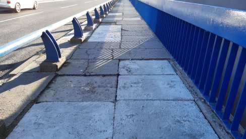 НАДВОЖЊАК ДОЧЕКАО ПОПРАВКУ: Почела обнова пешачког дела моста изнад потока Париповац на Чукарици