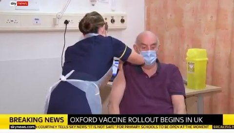 ПОЧЕЛО ЈЕ: Пацијент на дијализи (82) први на свету примио Оксфордску вакцину (ВИДЕО)