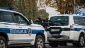 SIN DAVIO MAJKU PA ČEKIĆEM NAPAO POLICIJU: Detalji drame na Novom Beogradu, hitac ispaljen u znak upozorenja