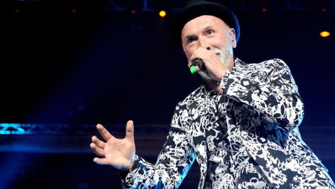 MERLIN NAPLATIO ONLAJN KONCERT Pljušte kritike kolega: Van svake pameti,  pokazao kakav je čovek!