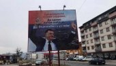 ОЗДРАВИ ДА ИДЕМО ПУТЕМ ПОБЕДЕ:  Билборд подршке Додику и у Војковићима