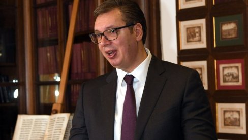 SRBIJA POUZDAN OSLONAC SRPSKOJ: Predsednik Vučić čestitao Dan RS predsednici Cvijanović