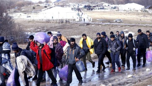 EVROPSKA UNIJA ZAPRETILA BOSNI: Situacija sa migrantima je neprihvatljiv!
