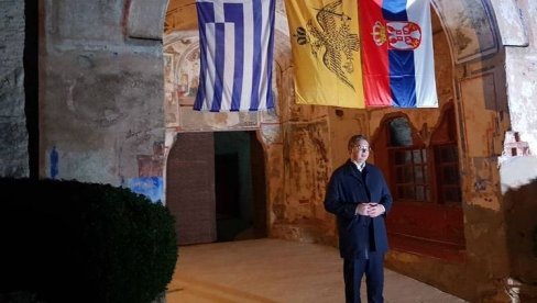 MIR BOŽJI – HRISTOS SE RODI!: Predsednik Vučić sa Svete Gore čestitao građanima najradosniji hrišćanski praznik