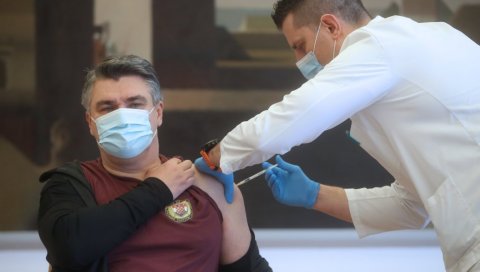 ПРЕДСЕДНИК ЗАВРНУО РУКАВ: Милановић се вакцинисао и позвао грађане да ураде исто