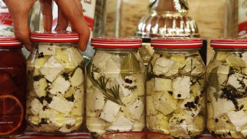 SAČUVAĆE ZIMNICU, NIJEDNA TEGLA SE NEĆE POKVARITI I UBUĐATI: Dodajte samo jedan sastojak iz kuhinje