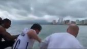 SNIMAK OBIŠAO SVET: Bolsonaro skočio sa broda i zaplivao ka pristalicama (VIDEO)
