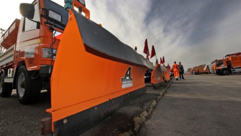 ZIMSKA SLUŽBA U PRIPRAVNOSTI: Ekipe i mehanizacija na terenu, ima dovoljno soli i rizle, apel vozačima - ne krećite na put bez preke potrebe