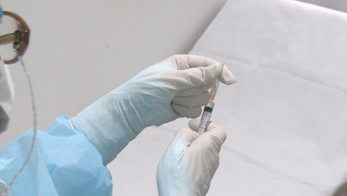 POČELA VAKCINACIJA U PRIJEPOLJU: Zdravstveni radnici koji rade u kovid ambulanti prvi su primili vakcinu