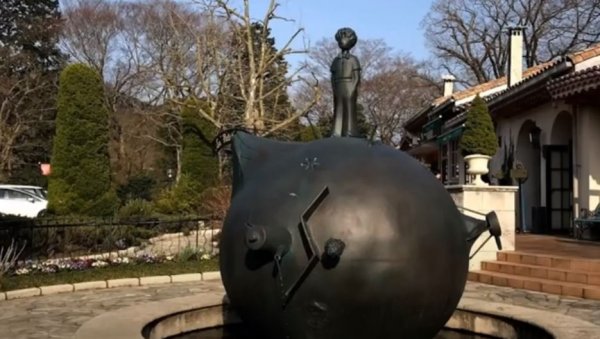 ЦВЕЋЕ ТОКОМ ЦЕЛЕ ГОДИНЕ, РЕСТОРАН, БИОСКОП: Погледајте како изгледа Музеј Малог принца, који се налази у Јапану (ФОТО+ВИДЕО)