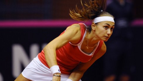 КРУНИЋЕВА ЗАКАЗАЛА ДУЕЛ СА ХРВАТИЦОМ: Српска тенисерка на корак од главог жреба у Бирмингему