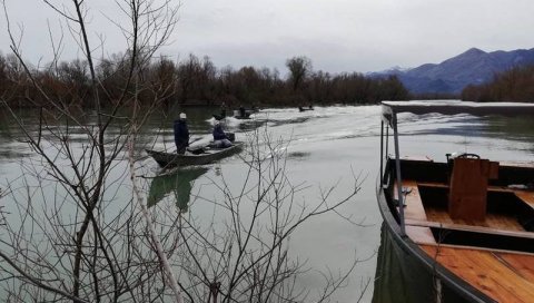 ВОДА ЈОШ НИЈЕ УШЛА У КУЋЕ: Ситуација око Скадарског језера под контролом