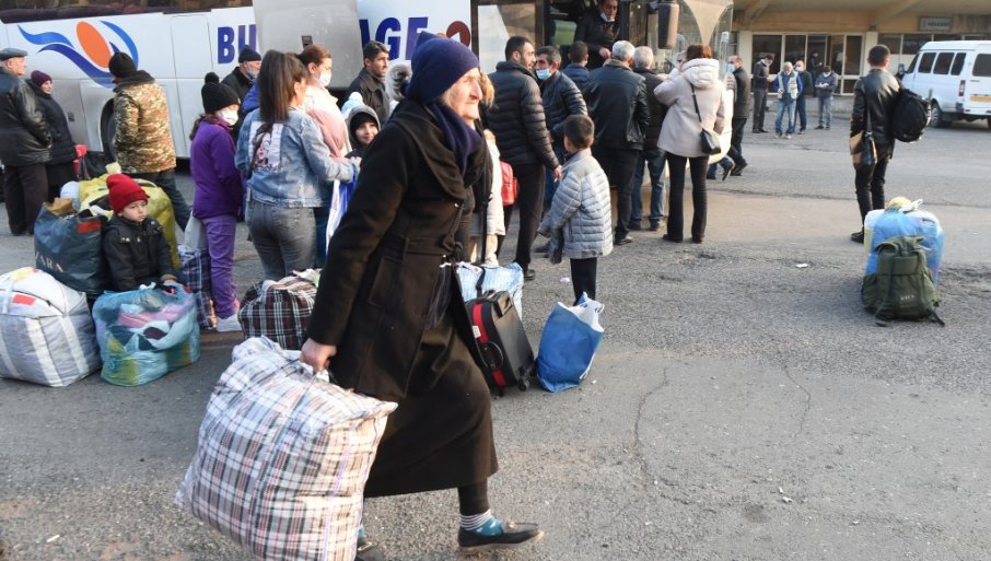 GOLGOTA JERMENA SE NASTAVLjA: Iz Nagorno Karabaha izbeglo skoro 100.000 ljudi