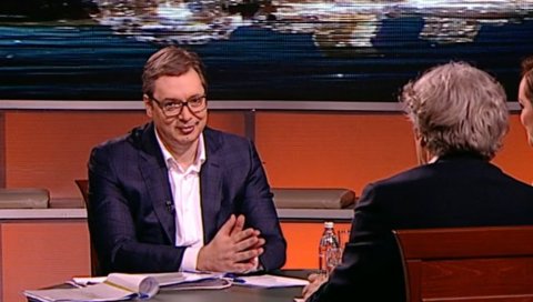 VUČIĆ KOD MARIĆA U „ĆIRILICI”: Predsednik detaljno o Kosovu,  prisluškivanju, vakcinama, platama, novim investicijama...