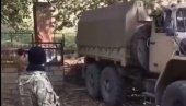 (UZNEMIRUJUĆI VIDEO) STRADAJU HRIŠĆANSKI SPOMENICI U KARABAHU: Novi jezivi postupak azerskih vojnika