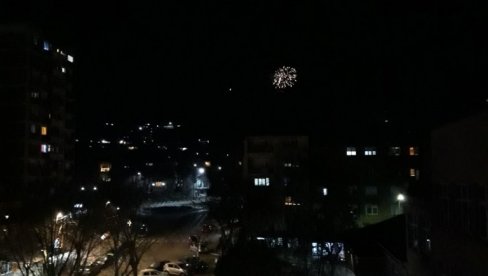 VATROMET U KOSOVSKOJ MITROVICI I ZVEČANU: Na Kosovu i Metohiji dočekana srpska Nova godina, Petković uputio čestitku