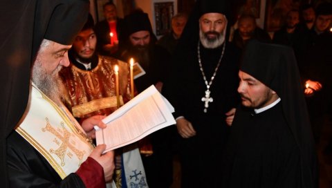 КОЛУМБИЈАЦ РОДРИГО ПОСТАО МОНАХ СРПСКЕ ПРАВОСЛАВНЕ ЦРКВЕ: Синоћ у Цетињском манастиру добио име по духовном оцу - Амфилохије (ФОТО)