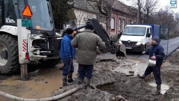 МАЛА АМЕРИКА БИЛА БЕЗ ВОДЕ: Радови на водоводној мрежи у Зрењанину