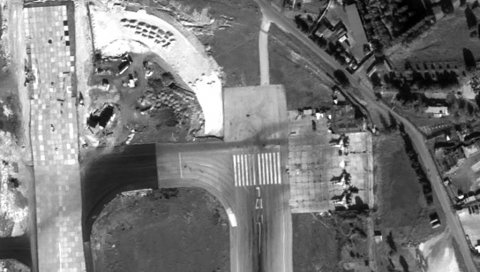 РУСИ СПРЕМАЈУ НЕШТО ВЕЛИКО: Сателит снимио шта је стигло у Хмејмим, терористима неће бити добро кад виде слике! (ФОТО)
