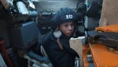 RUSKI TENKISTI OSTVARILI SAN DEČAKU MAKSIMU: Okušao se na mestu vozača tenka (VIDEO)