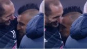 NISAM JA I NEĆU VIŠE NIKAD! Vidal tvrdi da je slučajno poljubio grb Juventusa (VIDEO)
