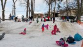 ТОП ЗА СНЕГ, МАРКО ЗА ОБУКУ: Четврта година бесплатног скијања санкања у јагодинском излетишту Поток