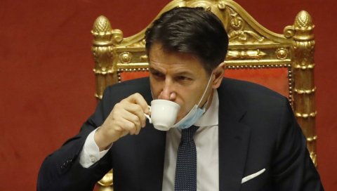 КОНТЕ ЧЕКА НА ОДЛУКУ СЕНАТА: Нови изазаов за премијера Италије