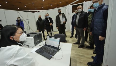 ГРАДОНАЧЕЛНИК ВУЧЕВИЋ НАЈАВИО: Хала 1 спремна за масовну вакцинацију Новосађана (ФОТО)