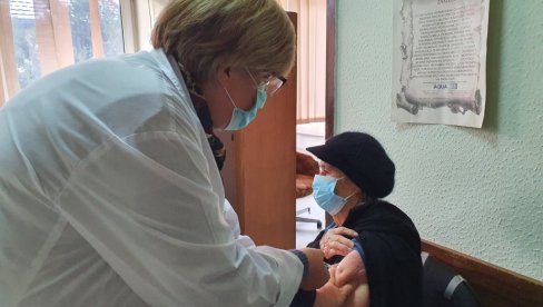 VAKCINA IMA DOVOLJNO ZA SVE: Počela masovna imunizacija u Vranju i Vranjskoj Banji