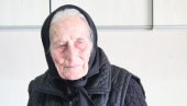 CELOM SELU ČARAPE NA DAR: Milica Mika Andrijašević iz Stepena kod Gacka nedavno proslavila 92. rođendan