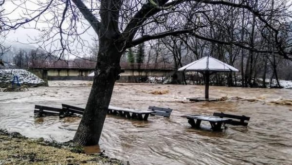 БУЈИЦА УНИШТИЛА ИЗЛЕТИШТА: Поплаве у пиротском крају угрозиле Парк природе Стара планина и резерват Јерма (ФОТО)