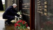 POGINULO 47, A POVREĐENO VIŠE OD 220 PUTNIKA: Godišnjica najteže železničke nesreće u Crnoj Gori, Krivokapić i Bojanić odali počast žrtvama